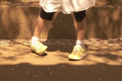 子どもの靴　靴ひも　西荻窪整体　子供整体　礒谷式力学療法
