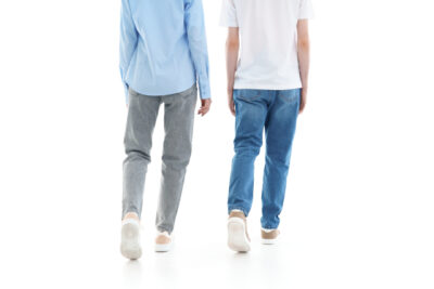 お尻が動かない歩き方をしている人