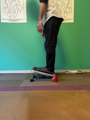 ストレッチボードによるふくらはぎのストレッチ